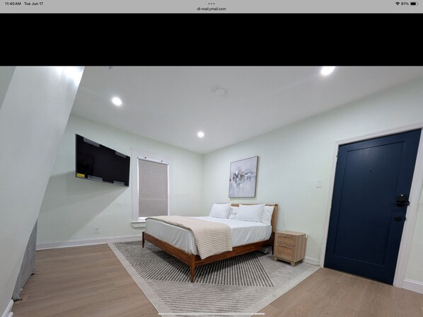 Hypo-allergenic bedding, down comforters, iron/ironing board, free WiFi