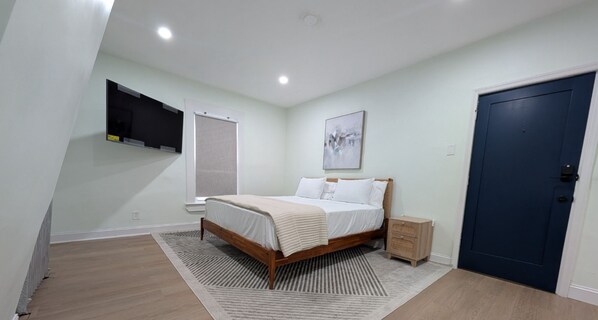 Hypo-allergenic bedding, down duvets, iron/ironing board, free WiFi