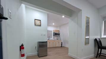 Hypo-allergenic bedding, down duvets, iron/ironing board, free WiFi