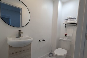 Comfort Studio | Bathroom