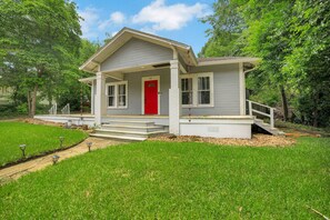 House, 3 Bedrooms | Exterior - Magnolia House Walk To Festival Park 3 Bedroom Home (Nacogdoches)
