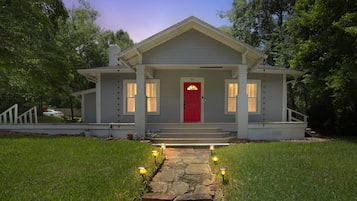 House, 3 Bedrooms | Exterior