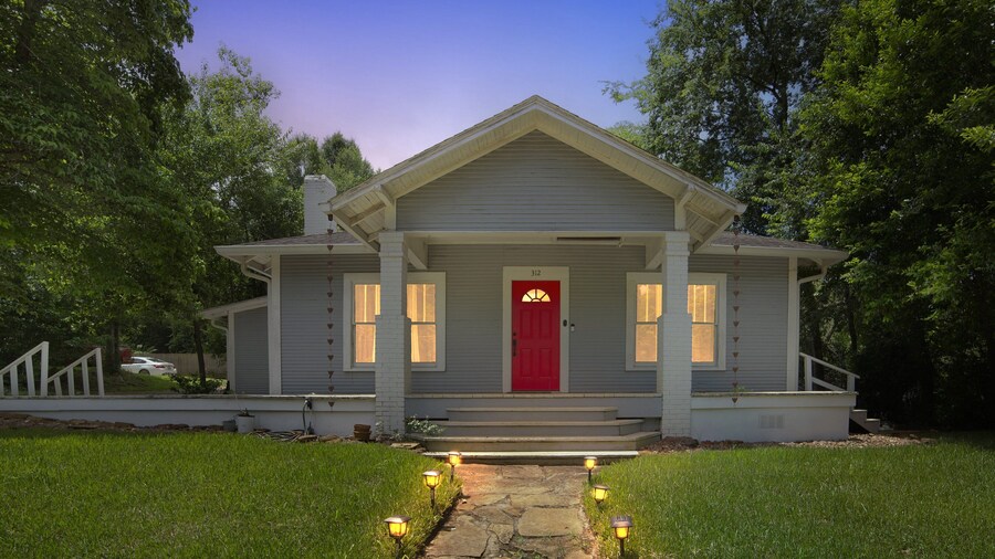 Magnolia House Walk To Festival Park 3 Bedroom Home