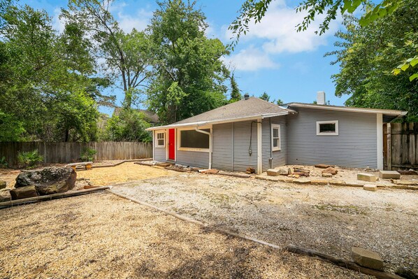 House, 3 Bedrooms | Exterior