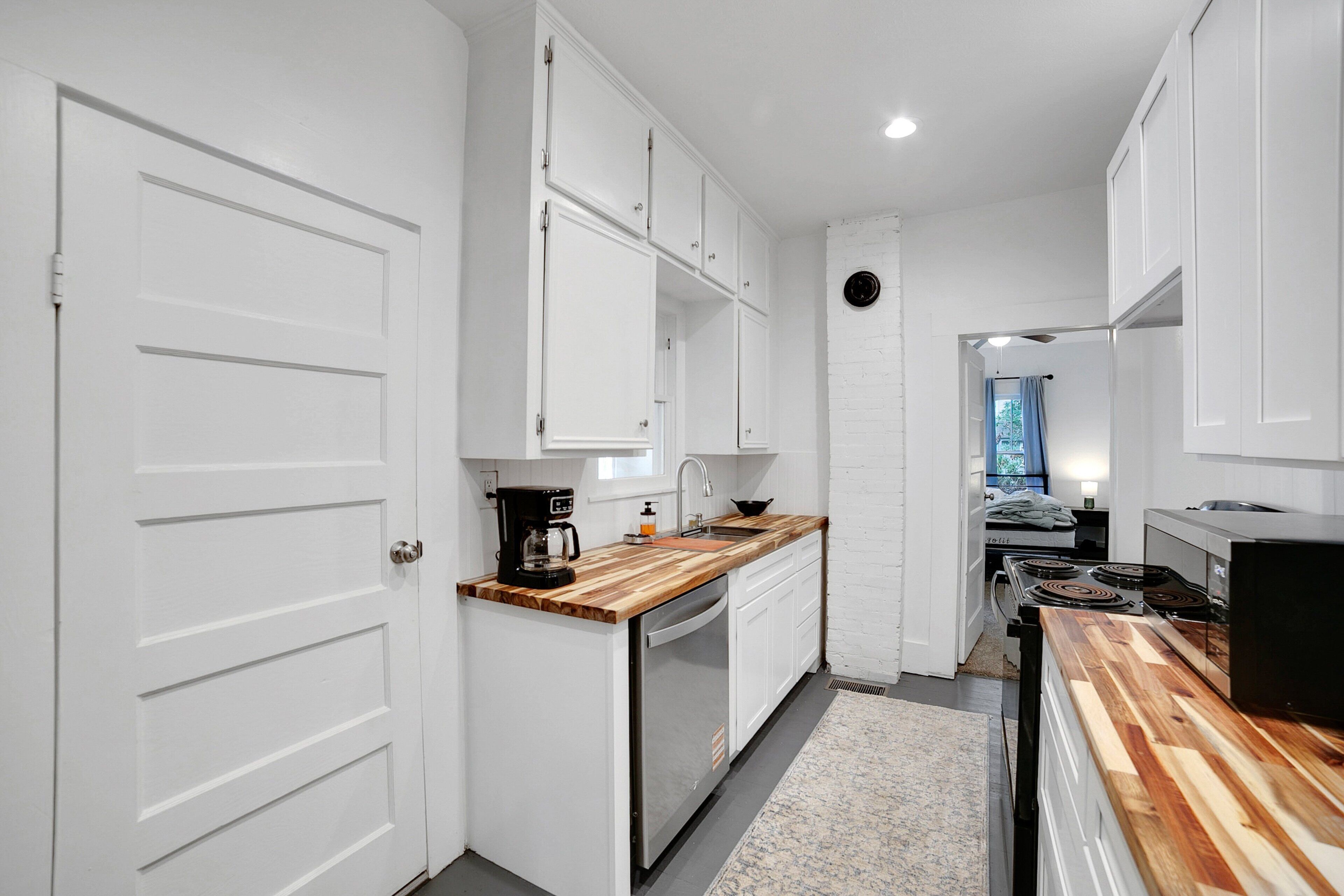 House, 3 Bedrooms | Private kitchen | Fridge, oven, coffee/tea maker, toaster