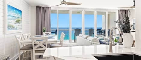 Condo, 3 Bedrooms | Living area