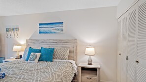 Condo, 1 Bedroom | 1 bedroom, laptop workspace, iron/ironing board, free WiFi - White Sands On Siesta 1 Bedroom Condo (Siesta Key)