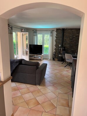 TV connectée, cheminée