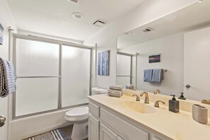 Shower, hair dryer, towels - Your Desert Escape Starts with Navigate Stays (Palm Desert)