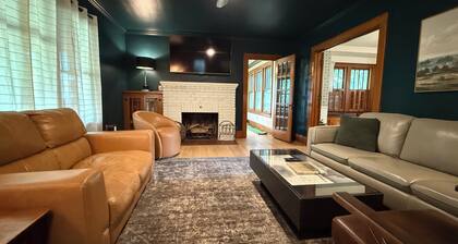 The Wright House, A Stunning, BIG, 4-Bedroom in Warren, Century Home Restored!