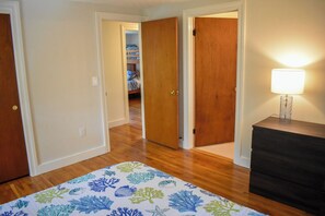 3 chambres, fer et planche à repasser, accès au Wi-Fi (inclus)