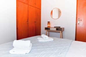 2 chambres, bureau, fer et planche à repasser, Wi-Fi