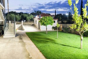 Property grounds - Valira Garden Retreat Near Ancient Messene (Valira)