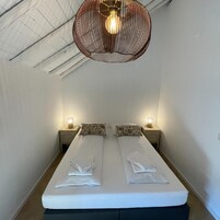 2 habitaciones y muebles diferentes