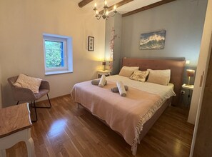 3 habitaciones, tabla de planchar con plancha y wifi gratis 