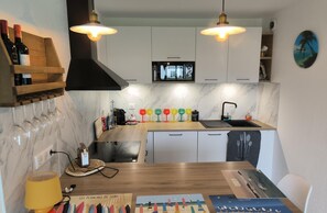 Micro-ondes, four, plaque de cuisson, lave-vaisselle