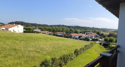 A 1 km de la mer, ,appartement au calme , vue sur la campagne, au premier étage