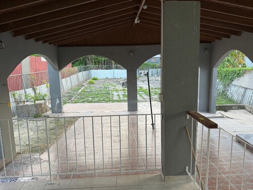 Vacation home in Barbados 
Fully furnished
5 minutes walk to the beach