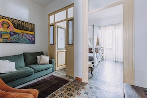 Apartment, 3 Bedrooms | Living area | 30-inch TV with satellite channels