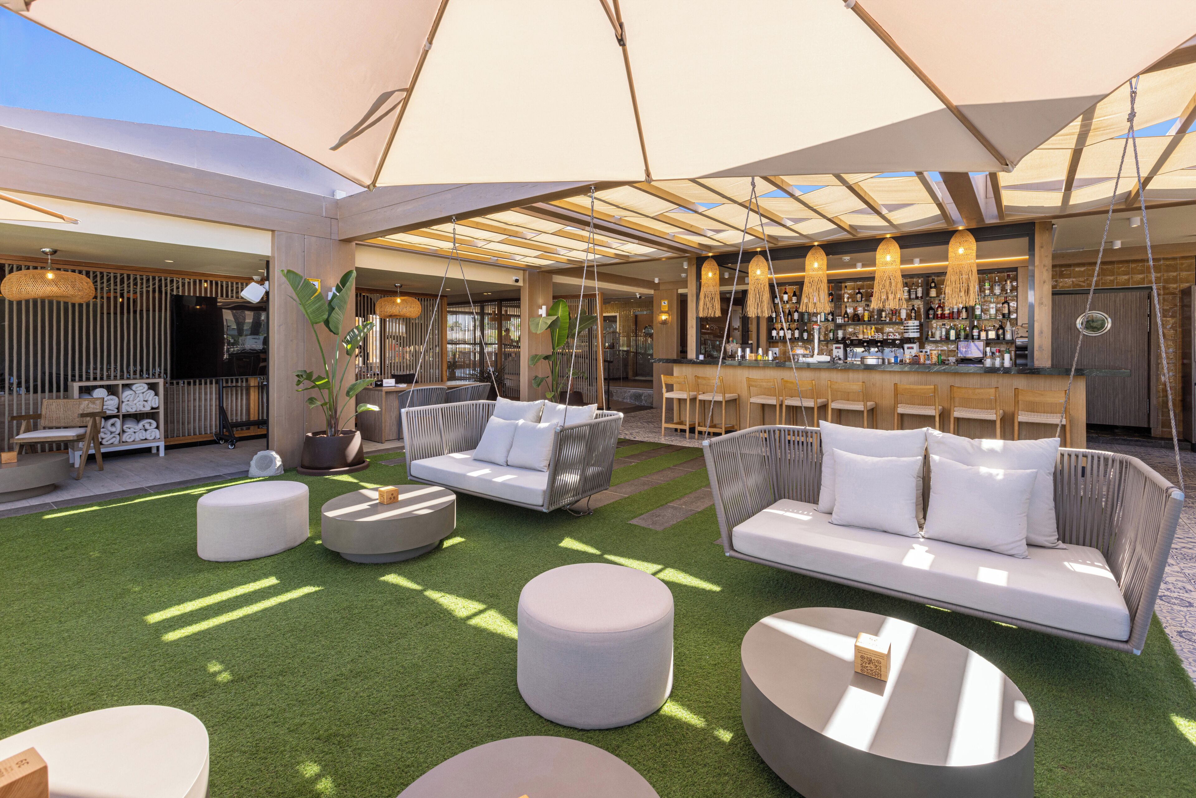 Poolside bar
