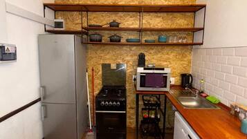 Micro-ondes, four, plaque de cuisson, lave-vaisselle