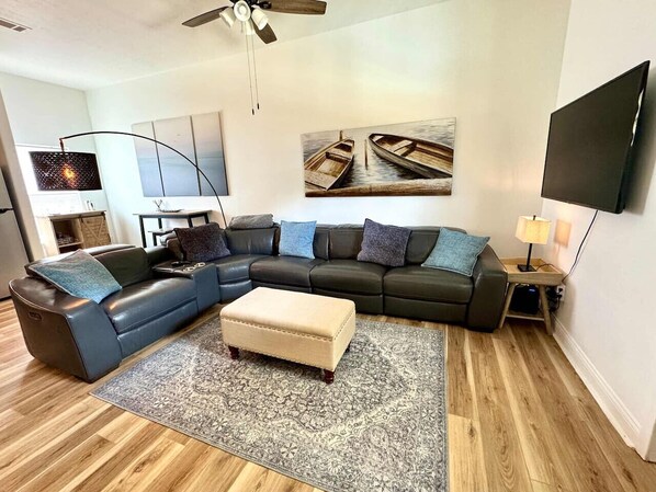 Téléviseur, bureau