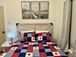 2 bedrooms, desk, iron/ironing board, WiFi