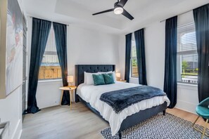 5 bedrooms, desk, iron/ironing board, travel cot