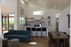 Interior - NEW Red Rock Retreat in Medicine Park (Medicine Park)