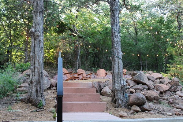 Property grounds - NEW Red Rock Retreat in Medicine Park (Medicine Park)