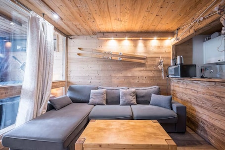 TV. Val Thorens center