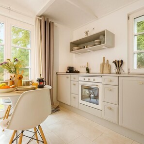 Mikrowelle, Ofen, Herdplatte, GeschirrspĂŒler