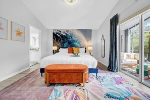 4 bedrooms, desk, iron/ironing board, free WiFi