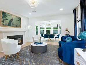 Smart TV, fireplace - Roaring 20s Bungalow - Laurel Park - Outdoor Space - 3-Bedroom, 3-Bathroom (Sarasota)