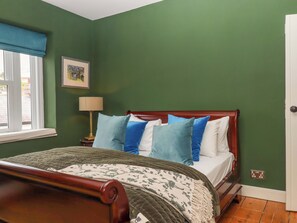 3 bedrooms, individually decorated, individually furnished, free WiFi - Captains Cottage (Brixham)