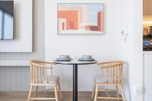 Dining - StayShort - Town Square Spacious Studio sleeps 2! (Town Square)