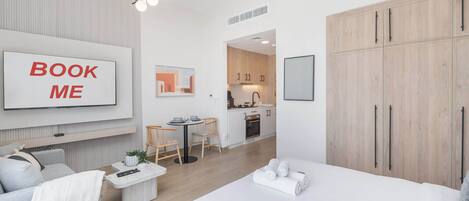 Desk, iron/ironing board, WiFi, bed sheets