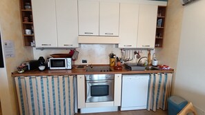 Micro-ondes, four, lave-vaisselle