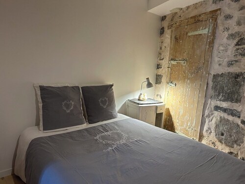 Serene 2-bedroom house in Béost