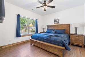 4 habitaciones, tabla de planchar con plancha, cuna de viaje y wifi 