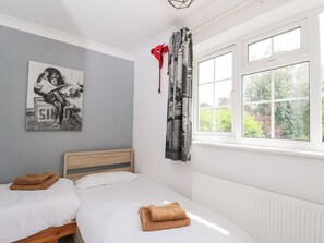 3 bedrooms, individually decorated, individually furnished, free WiFi - Lorien (Cheltenham)