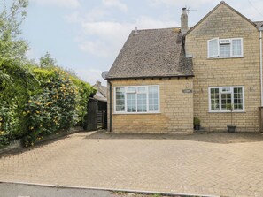 Exterior - Lorien (Cheltenham)