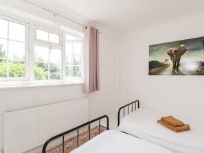 3 عدّة غرف نوم وبديكورات فريدة لكل غرفة وطراز فريد لكل وحدة