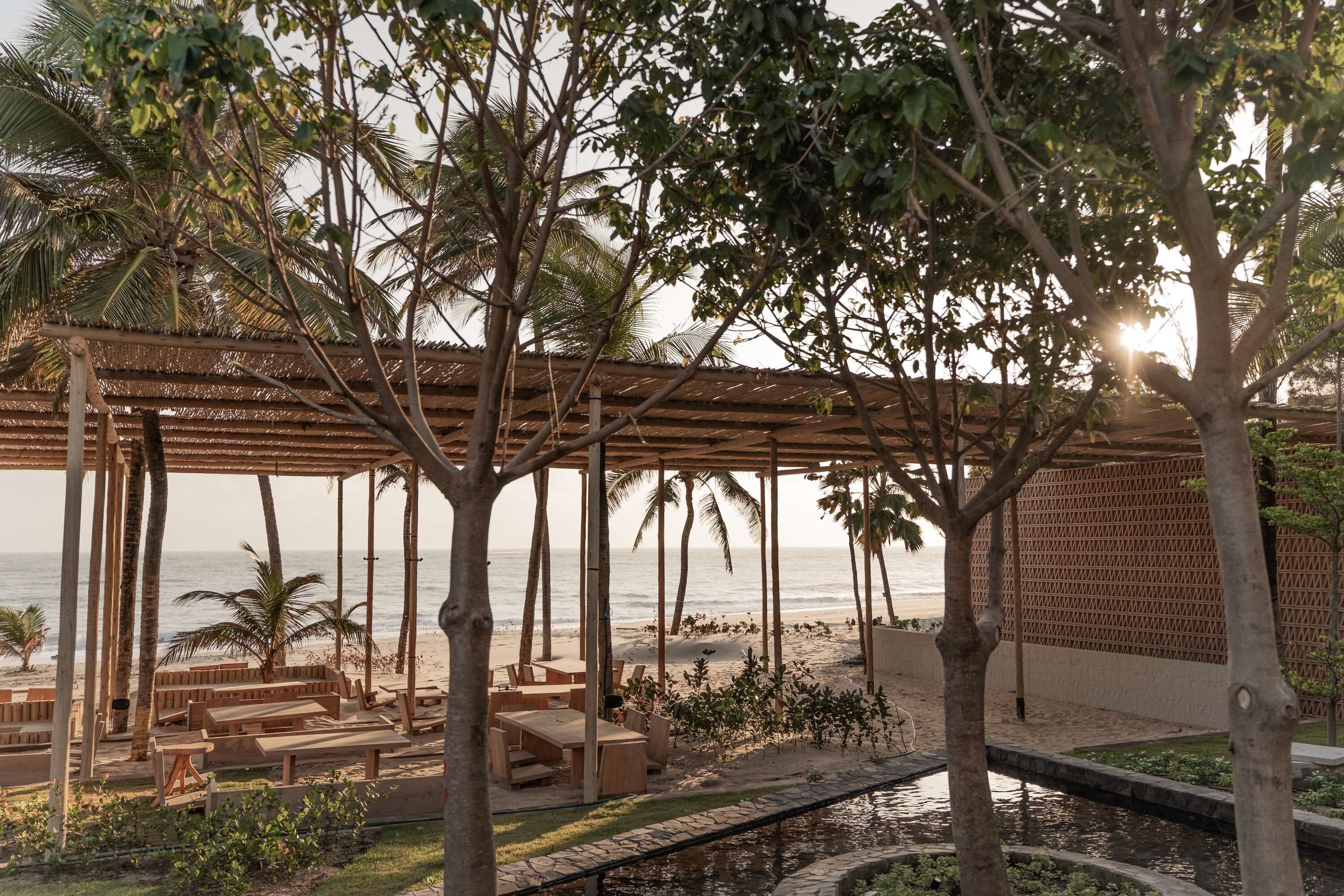 En la playa, bar en la playa