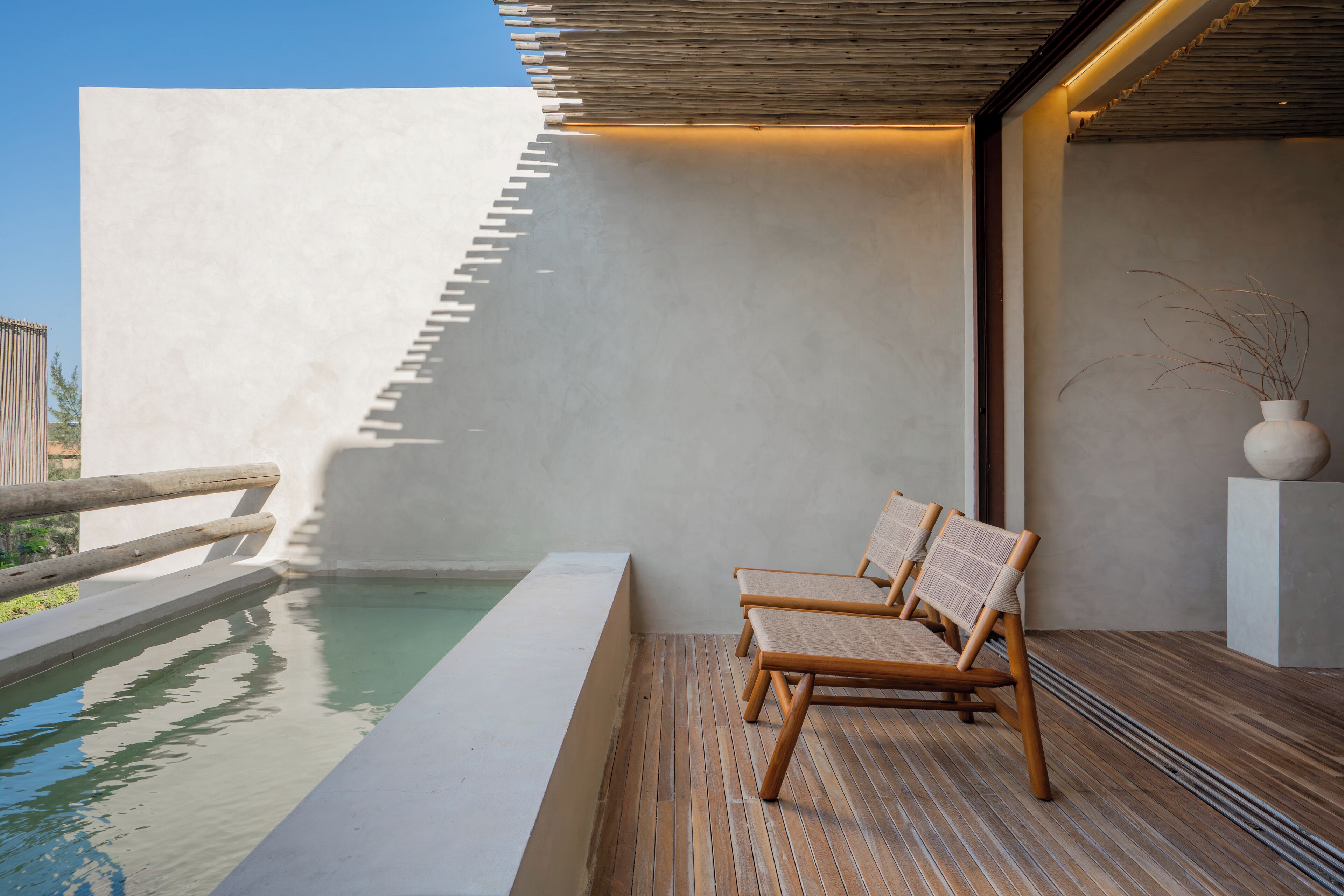 Deluxe suite, terras, uitzicht op zwembad (Suite Lago) | Een kluis op de kamer, verduisterende gordijnen, gratis wifi, beddengoed