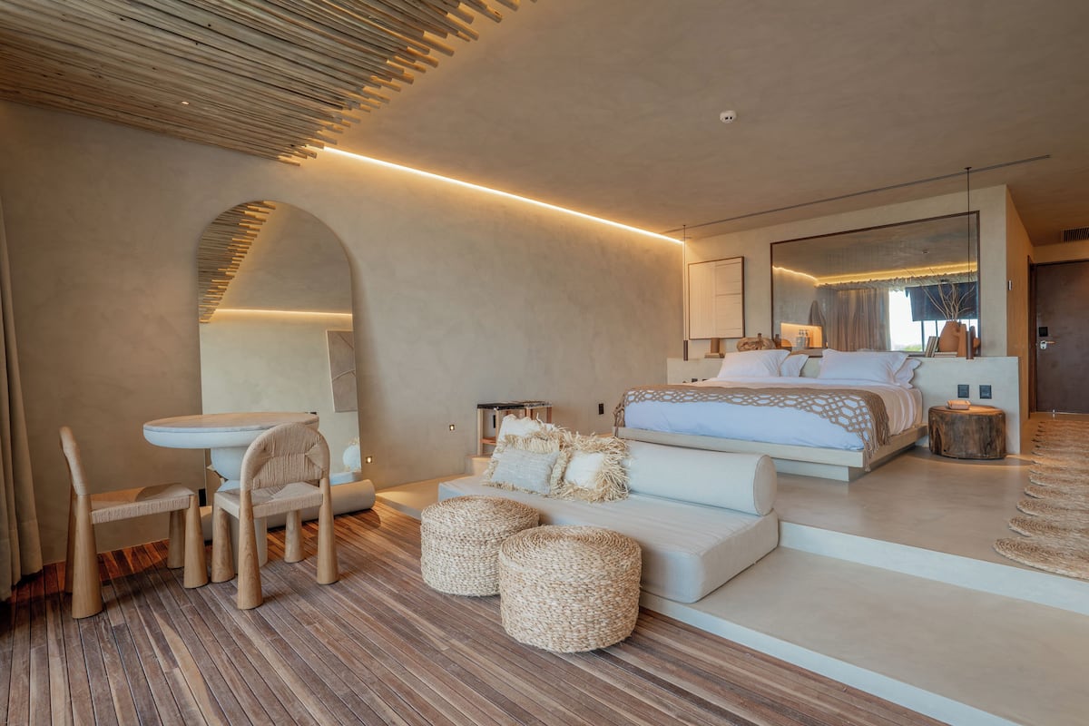 Suite Deluxe, patio, vistas a la piscina (Suite Lago) | Caja fuerte, cortinas opacas, wifi gratis y ropa de cama