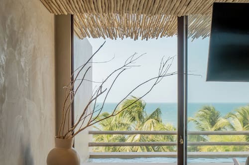 Suite Luxury, vista mare (Suite Mar) | Una cassaforte in camera, tende oscuranti, Wi-Fi gratuito, lenzuola