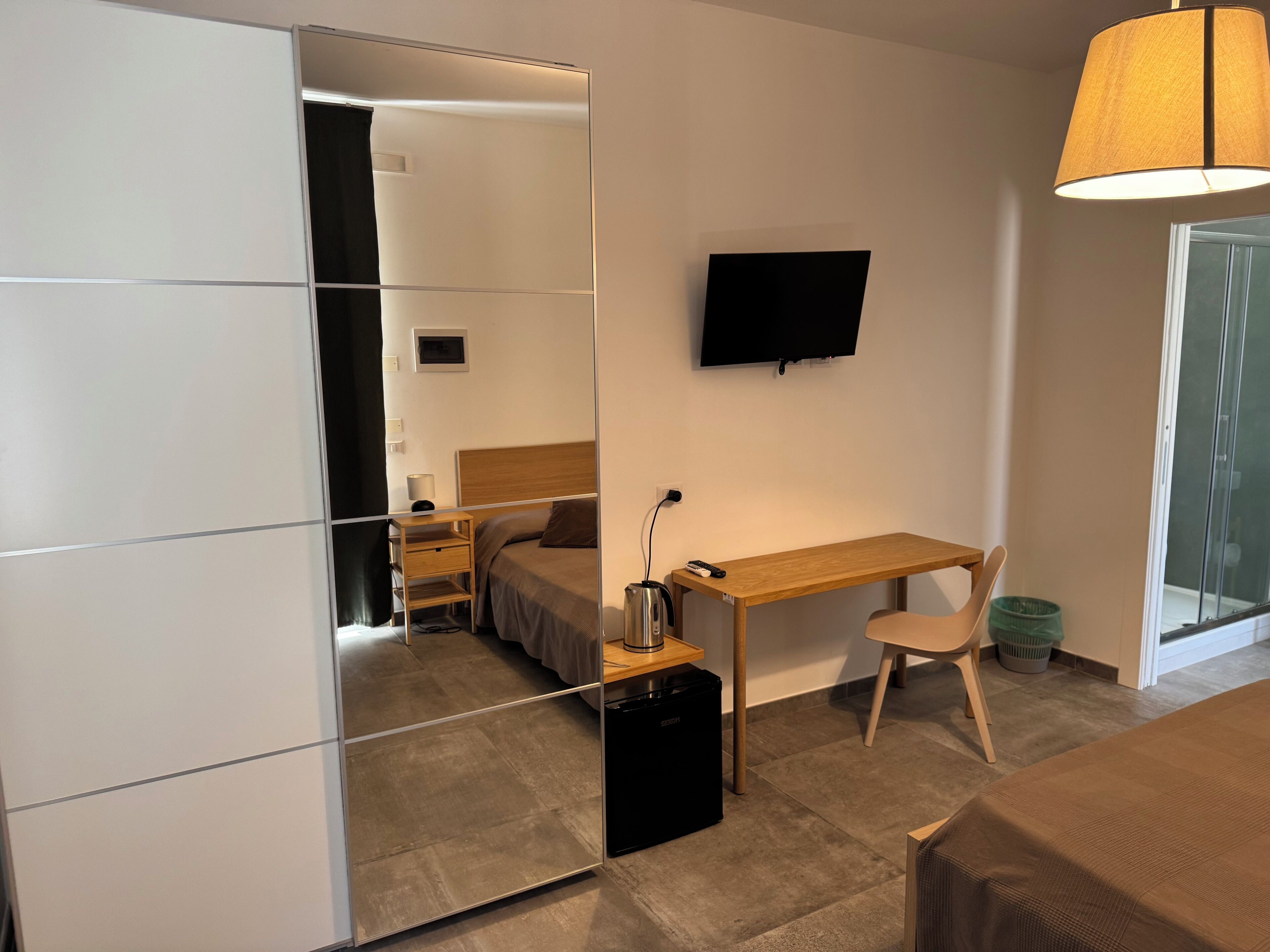 5 Schlafzimmer, Schreibtisch, kostenloses WLAN, Bettwäsche