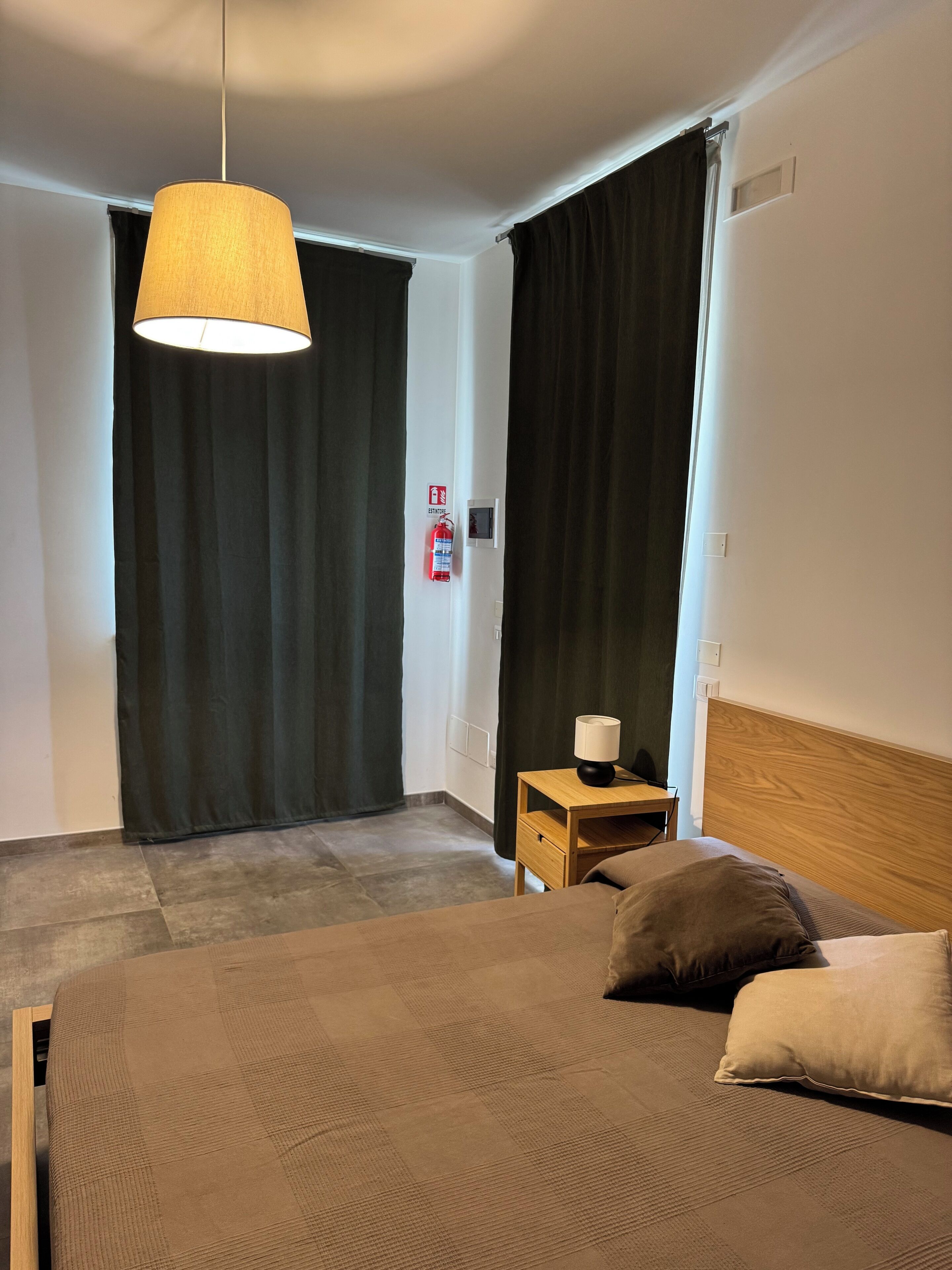 5 Schlafzimmer, Schreibtisch, kostenloses WLAN, Bettwäsche