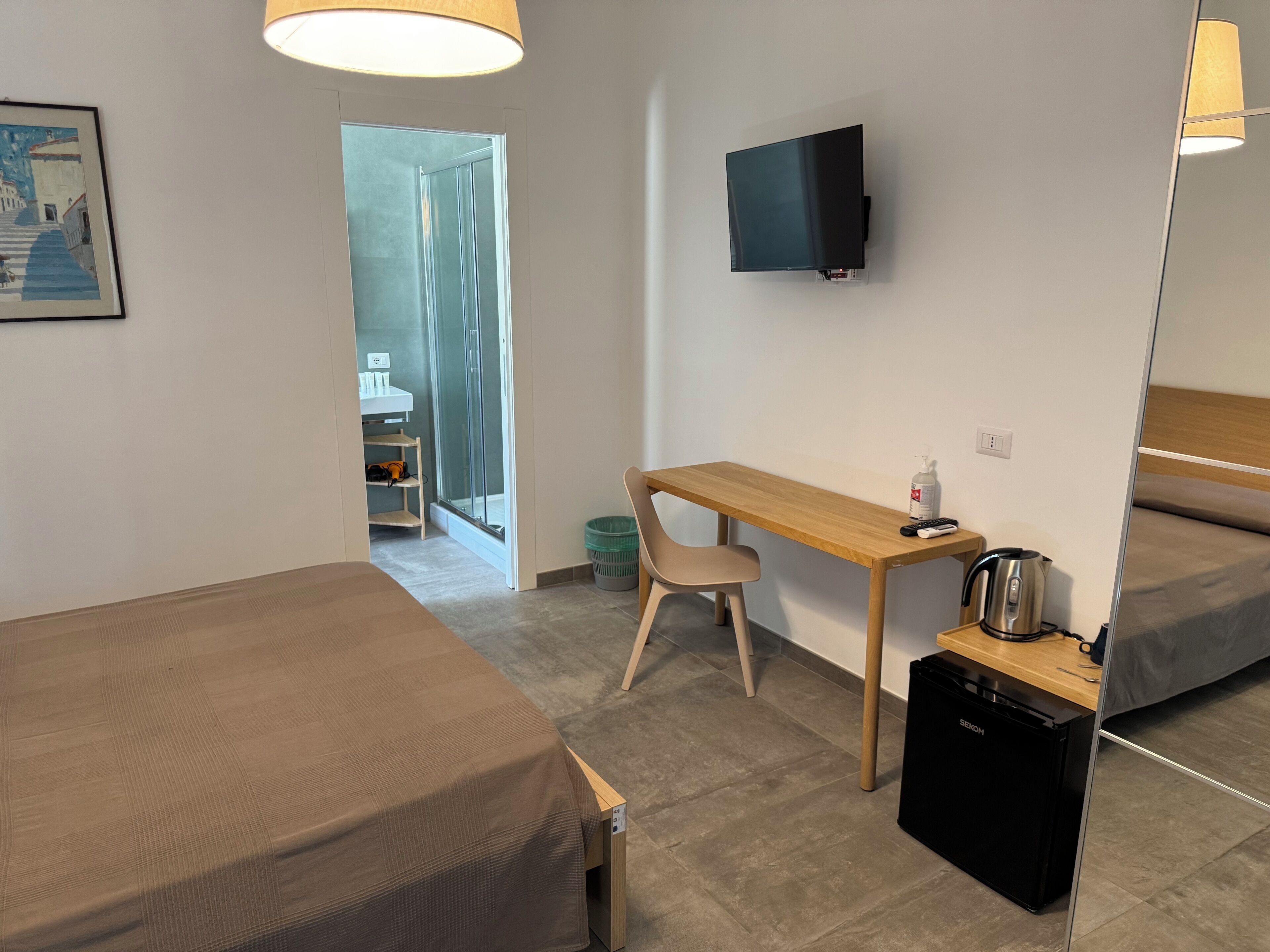 1 camera, una scrivania, Wi-Fi gratuito, lenzuola